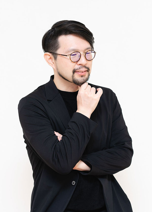 HITOTOWA INC. 代表取締役 荒 昌史